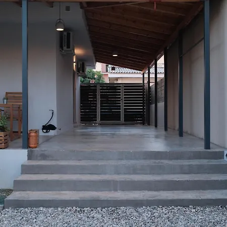 Πανσιόν The Yard Place 3*