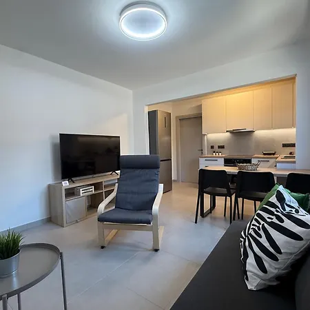 The Yard Place Zaháro