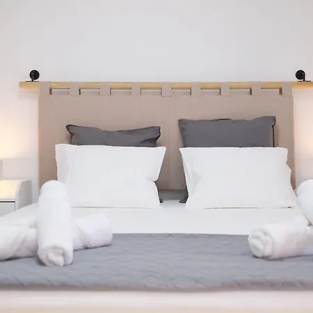 The Yard Place Zaháro