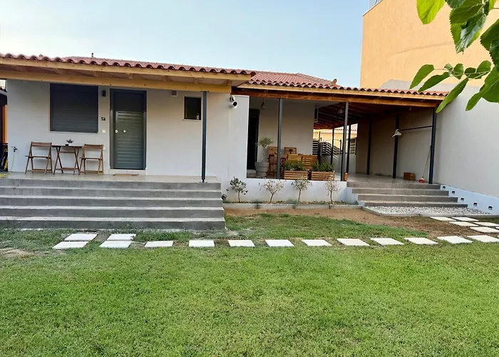 The Yard Place 3* זכארו