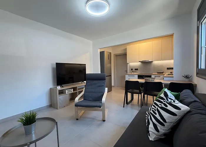 The Yard Place זכארו