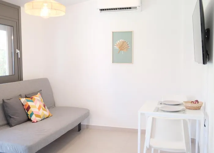 The Yard Place בית הארחה 3*